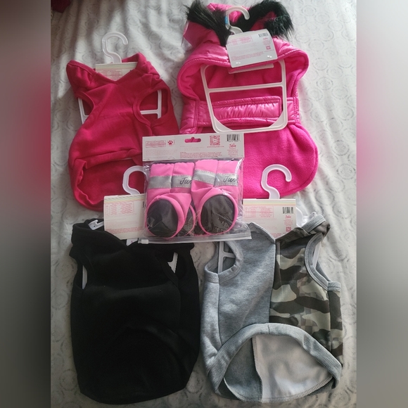 Dog clothes bundle - Picture 2 of 6